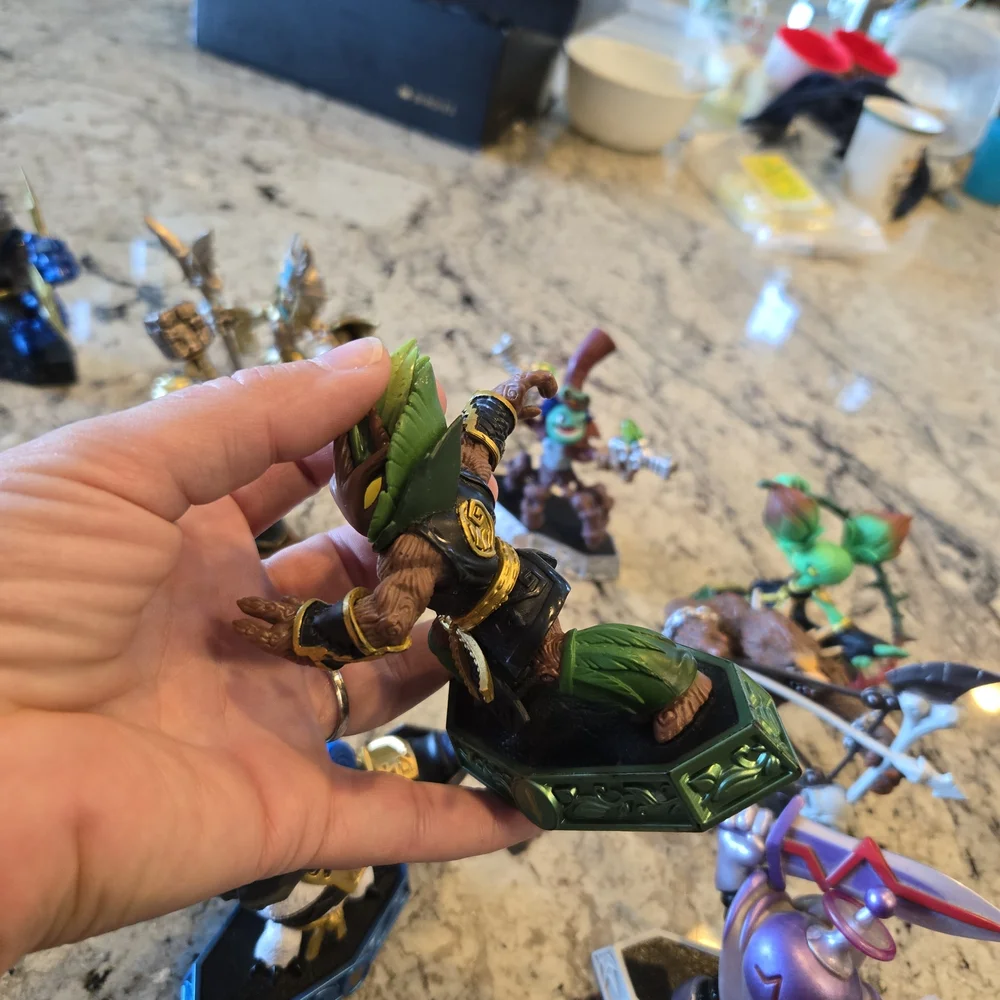 Skylanders Imaginators Switch Game And 16 Figurines - Picture 9 of 9